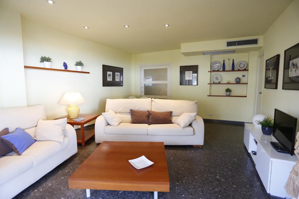 Apartamentos Alquihouse Vilafortuny Cambrils Oda fotoğraf