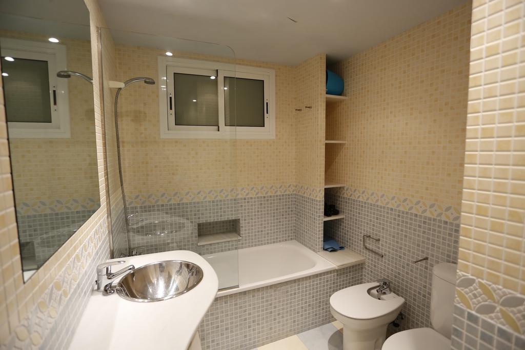 Apartamentos Alquihouse Vilafortuny Cambrils Oda fotoğraf