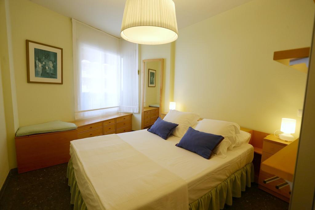 Apartamentos Alquihouse Vilafortuny Cambrils Oda fotoğraf